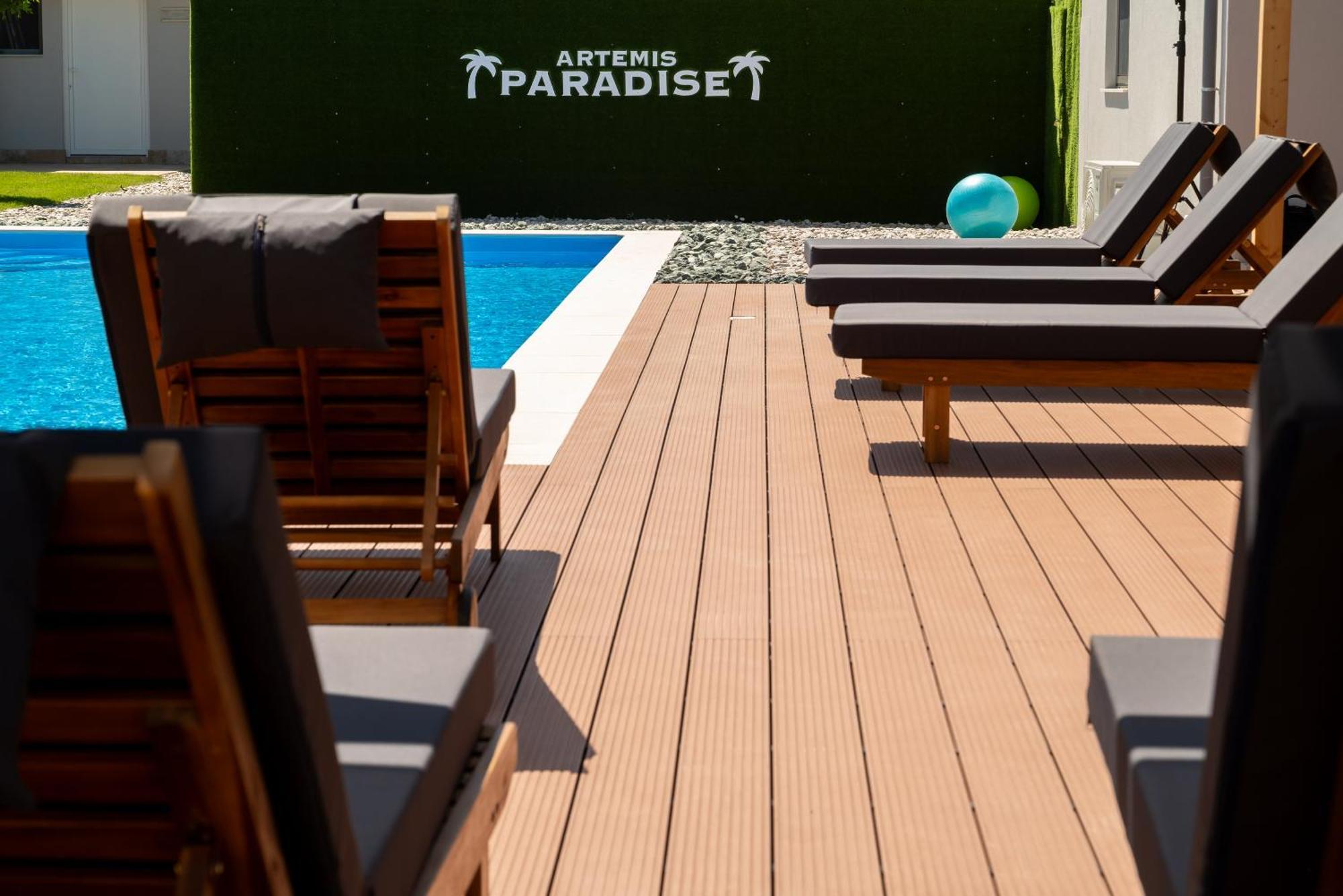 Paradise Apartment *